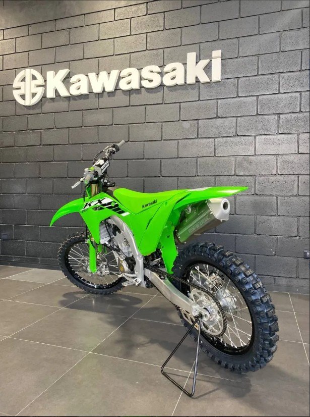 Mira esta publicación de Kawasaki KX 250 F 2025 en Motordil