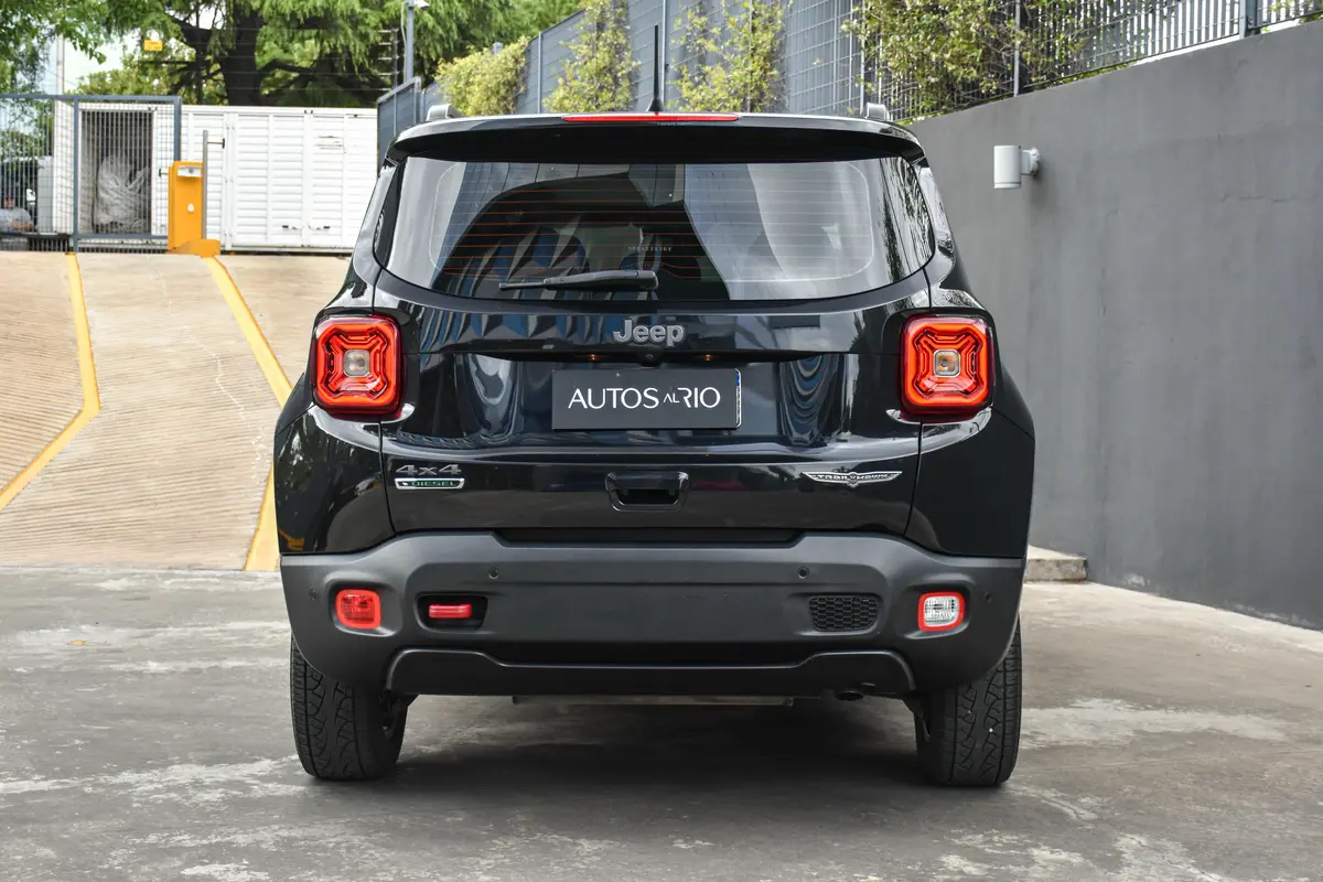 Mira esta publicación de Jeep Renegade 2020 en Motordil