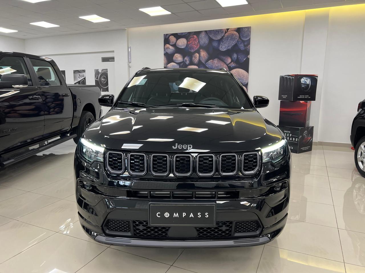 Mira esta publicación de Jeep Compass 2025 en Motordil