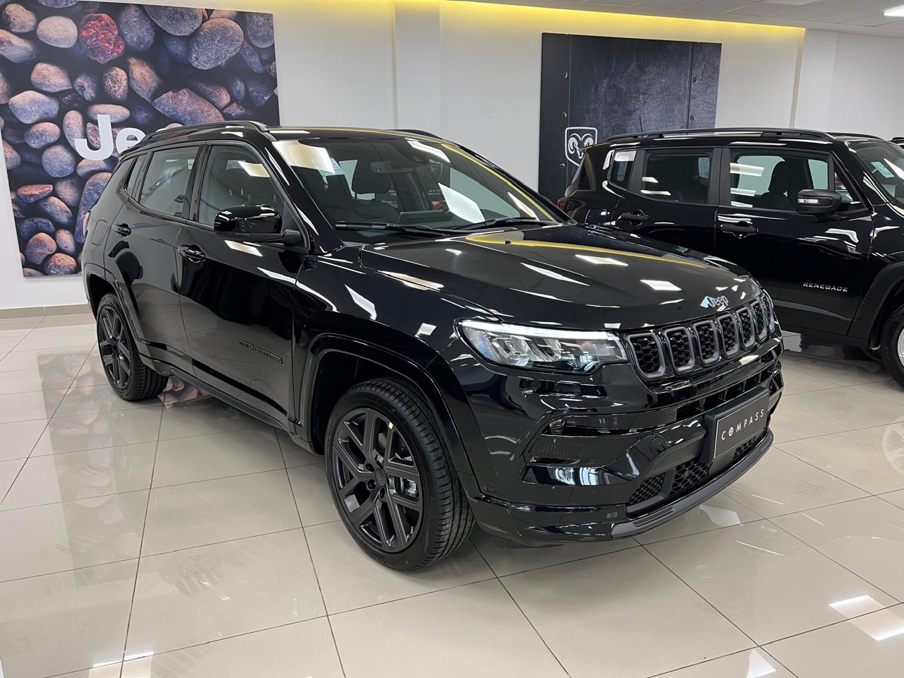 Mira esta publicación de Jeep Compass 2025 en Motordil