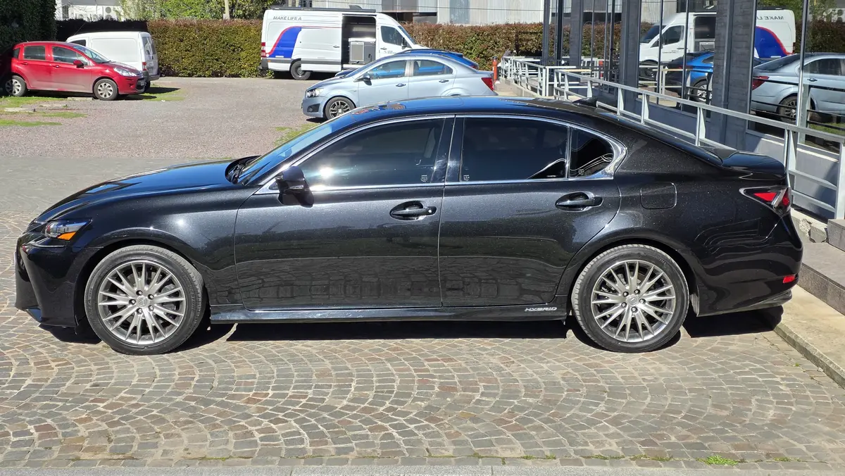 Mira esta publicación de Lexus GS 2018 en Motordil