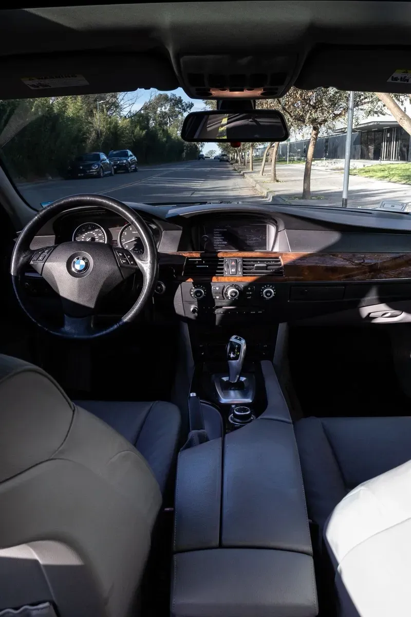 Mira esta publicación de BMW Serie 5 2010 en Motordil