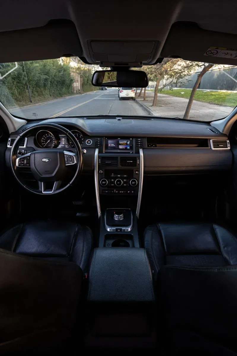 Mira esta publicación de Land Rover Discovery 2016 en Motordil