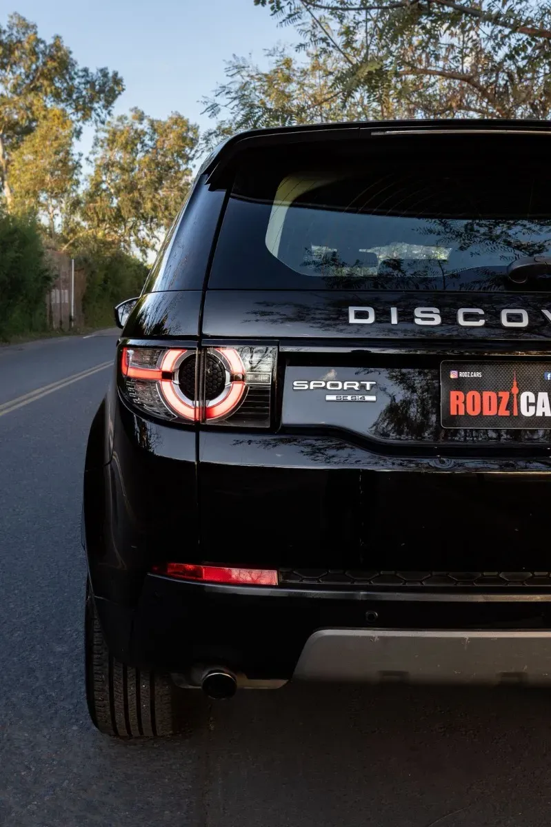 Mira esta publicación de Land Rover Discovery 2016 en Motordil