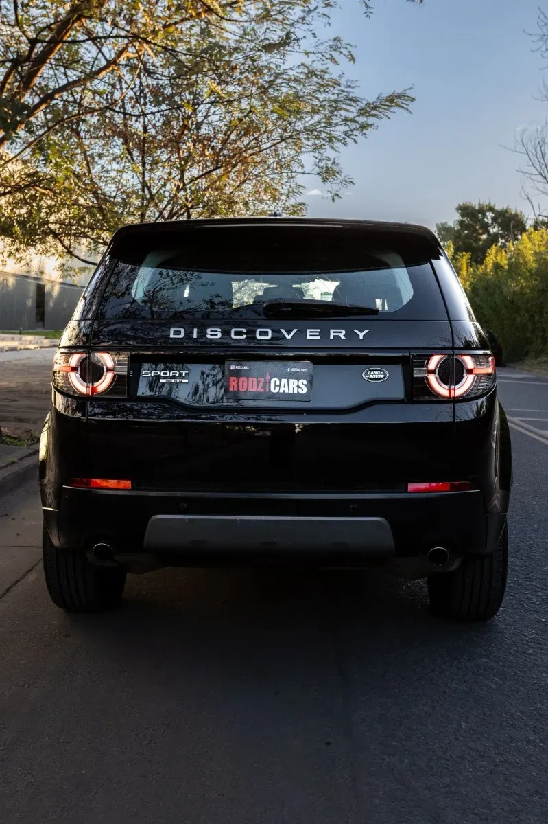 Mira esta publicación de Land Rover Discovery 2016 en Motordil