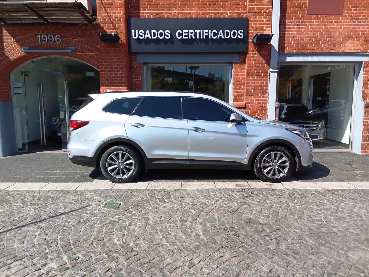 Mira esta publicación de Hyundai Grand Santa Fe 2018 en Motordil