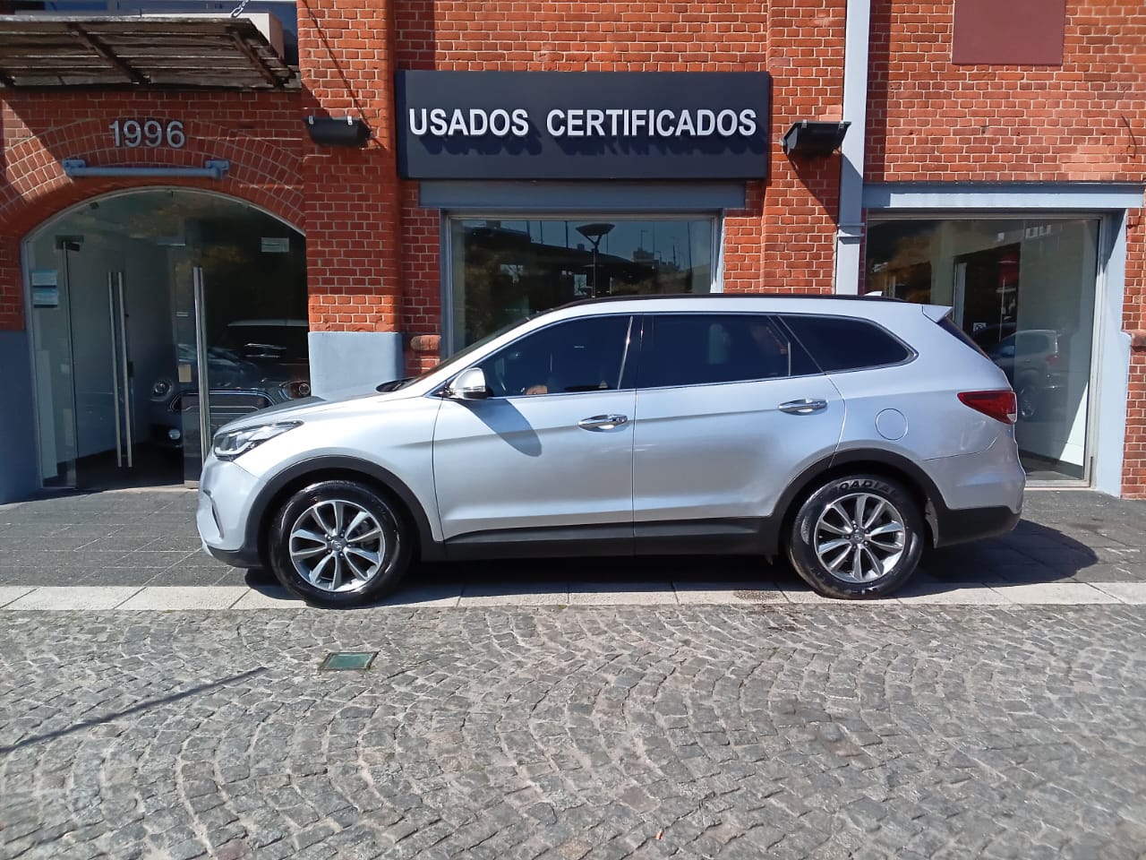 Mira esta publicación de Hyundai Grand Santa Fe 2018 en Motordil