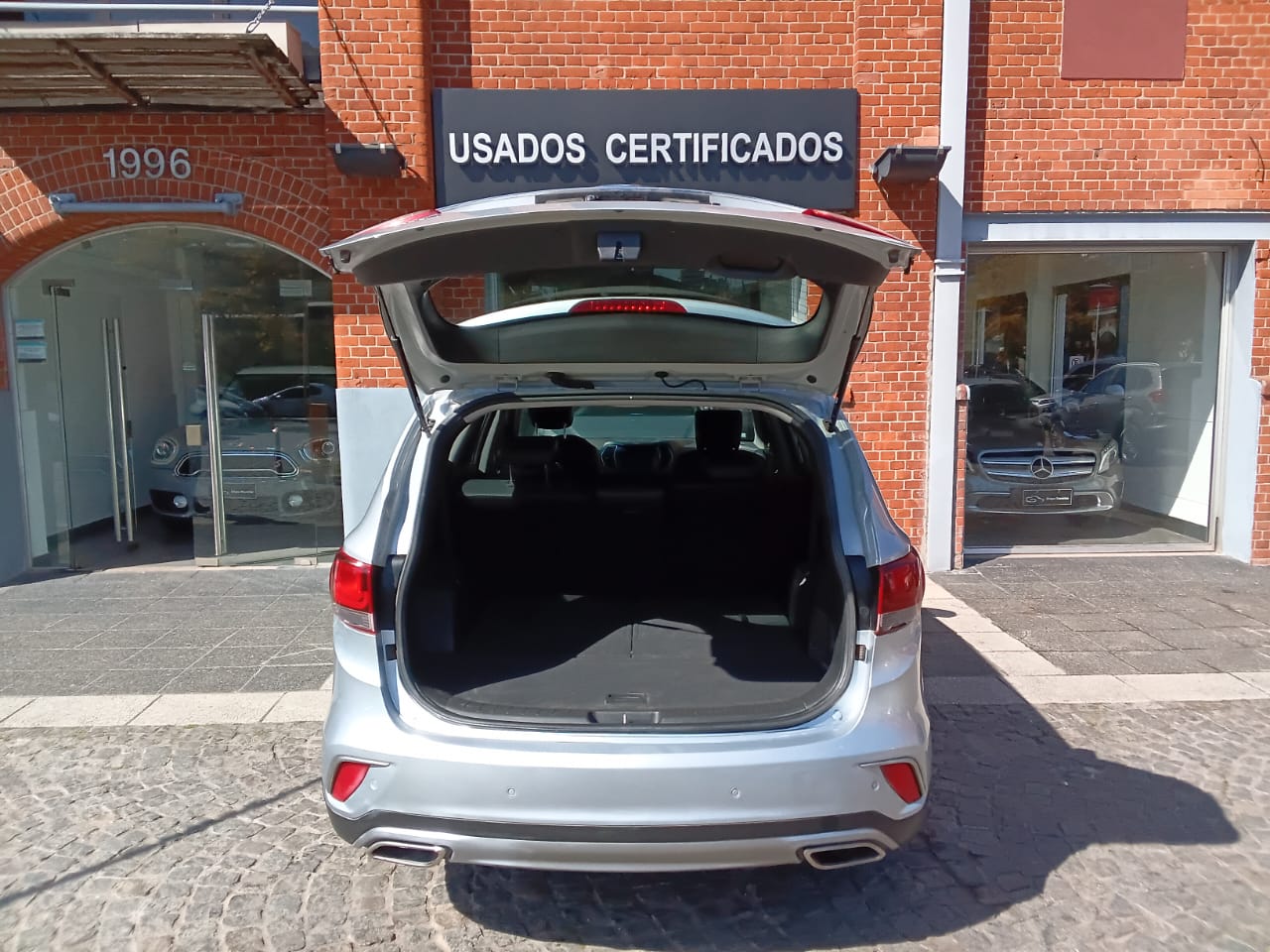 Mira esta publicación de Hyundai Grand Santa Fe 2018 en Motordil