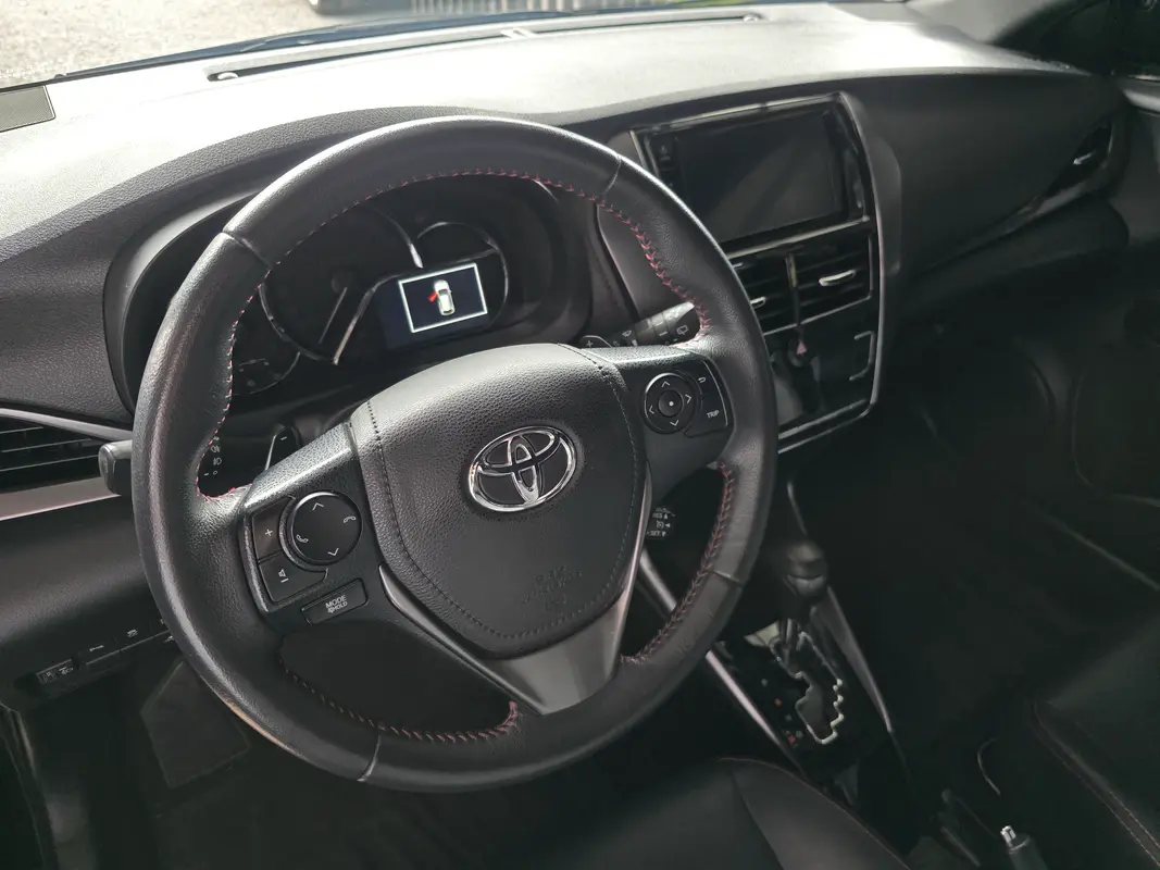 Mira esta publicación de Toyota Yaris 2022 en Motordil