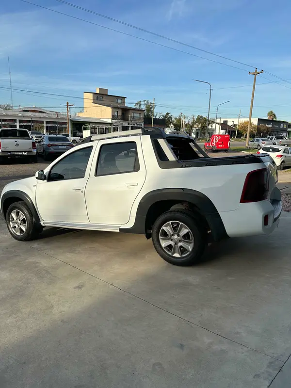 Mira esta publicación de Renault Oroch 2018 en Motordil