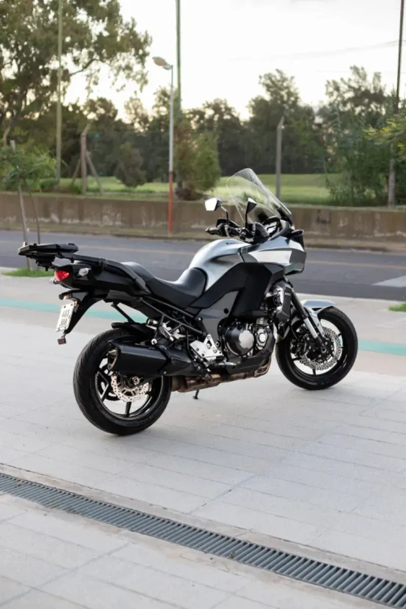 Mira esta publicación de Kawasaki KLE 1000 Versys 2013 en Motordil