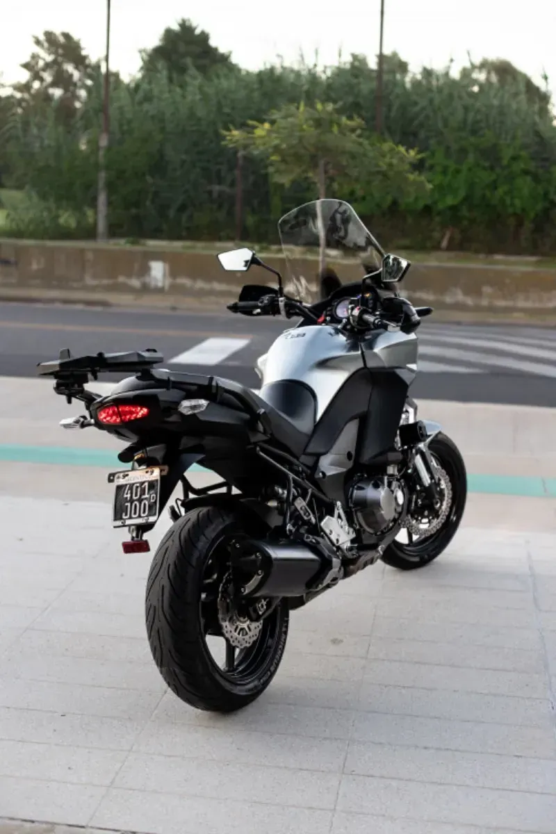 Mira esta publicación de Kawasaki KLE 1000 Versys 2013 en Motordil