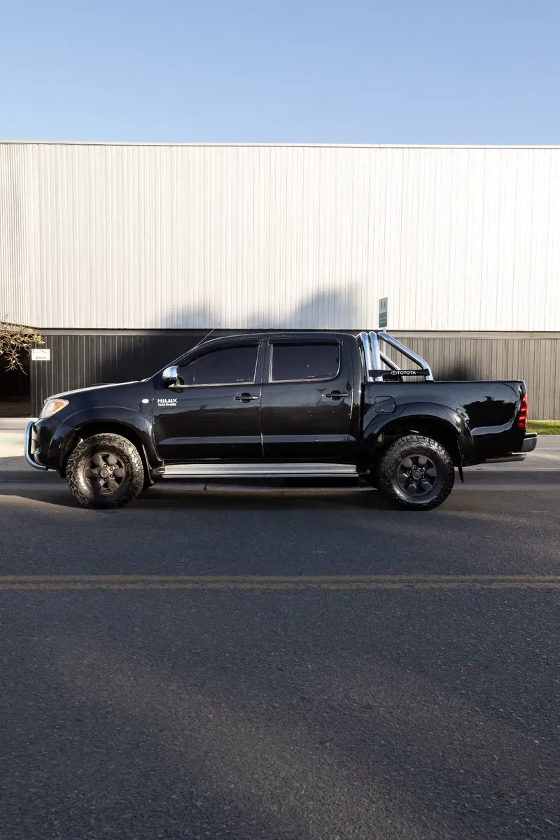 Mira esta publicación de Toyota Hilux 2006 en Motordil