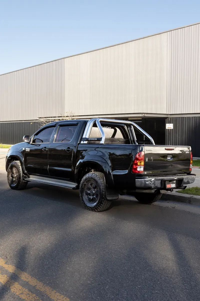 Mira esta publicación de Toyota Hilux 2006 en Motordil