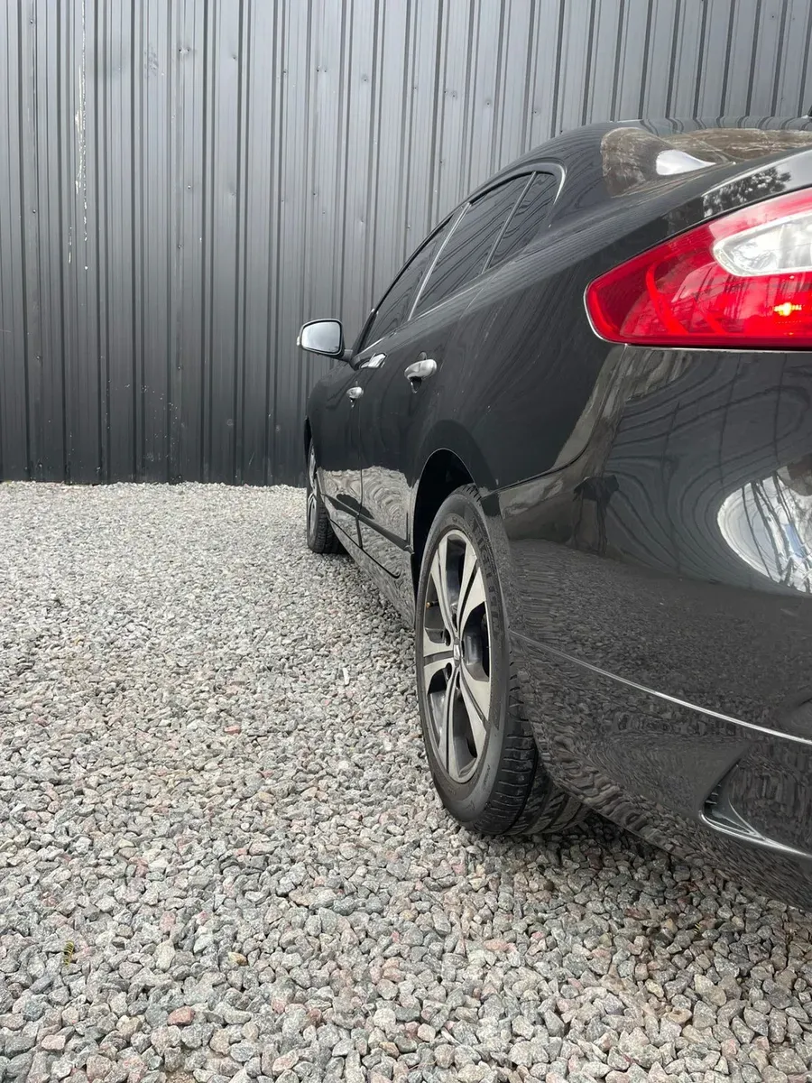 Mira esta publicación de Renault Fluence 2013 en Motordil