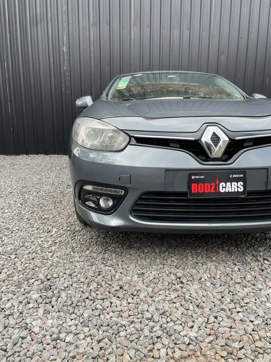 Mira esta publicación de Renault Fluence 2015 en Motordil