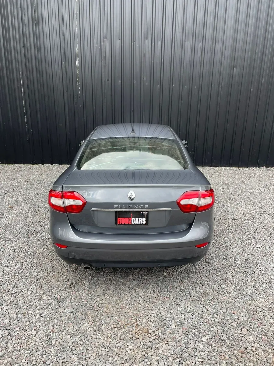 Mira esta publicación de Renault Fluence 2015 en Motordil