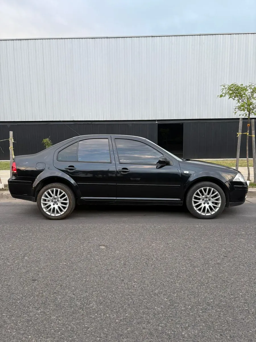 Mira esta publicación de Volkswagen Bora 2011 en Motordil