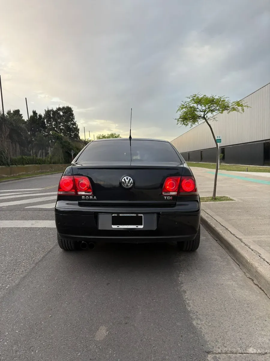 Mira esta publicación de Volkswagen Bora 2011 en Motordil