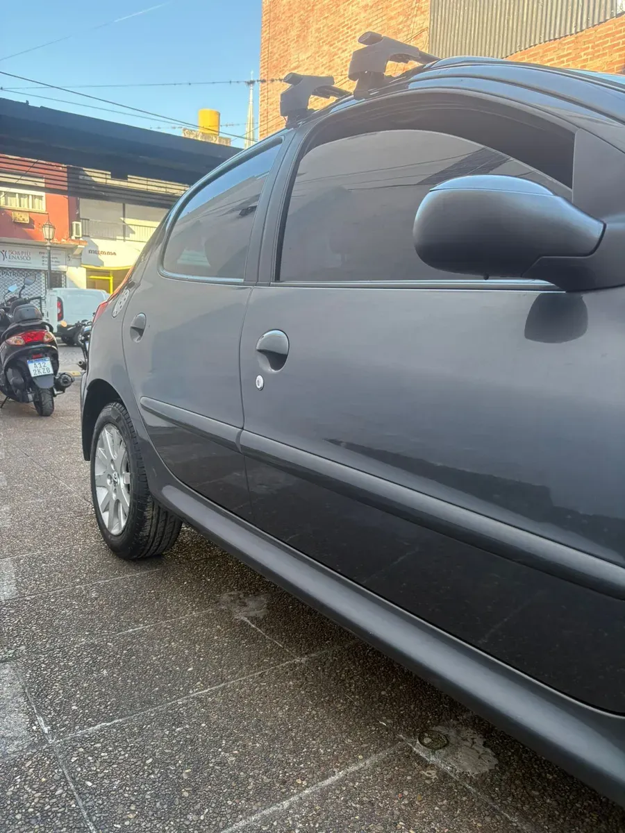 Mira esta publicación de Peugeot 207 2011 en Motordil