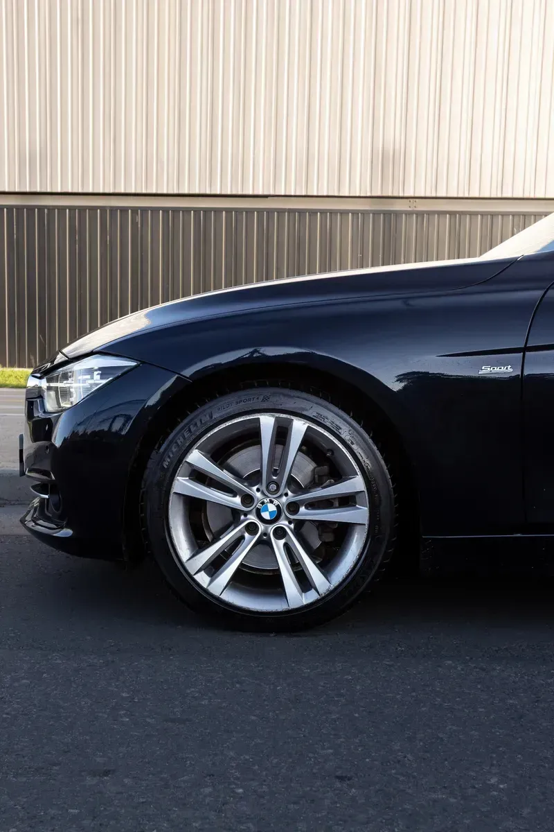 Mira esta publicación de BMW Serie 3 2017 en Motordil