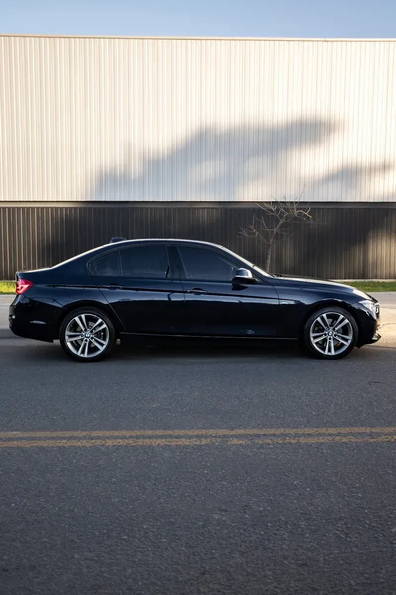 Mira esta publicación de BMW Serie 3 2017 en Motordil