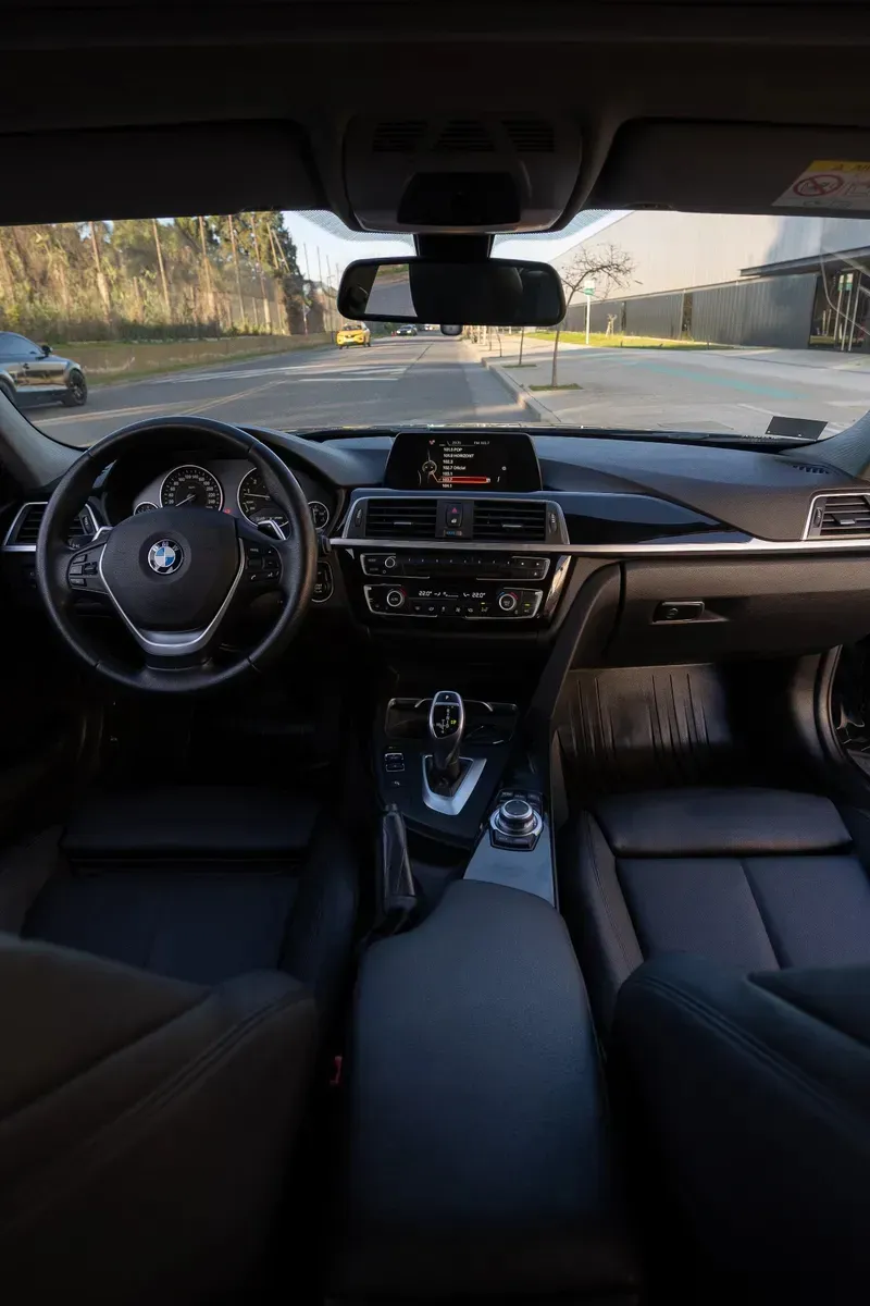 Mira esta publicación de BMW Serie 3 2017 en Motordil