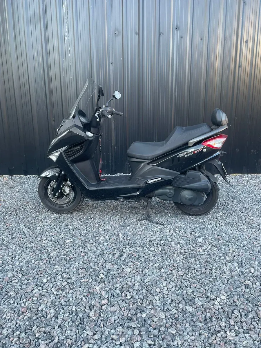 Mira esta publicación de SYM 200 I JOY Ride EVO 2018 en Motordil