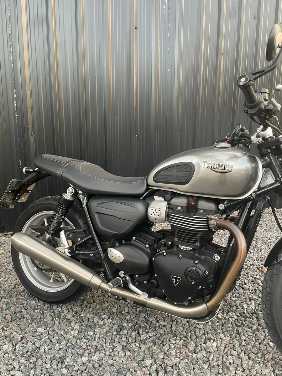 Mira esta publicación de Triumph 900 Twin 2020 en Motordil