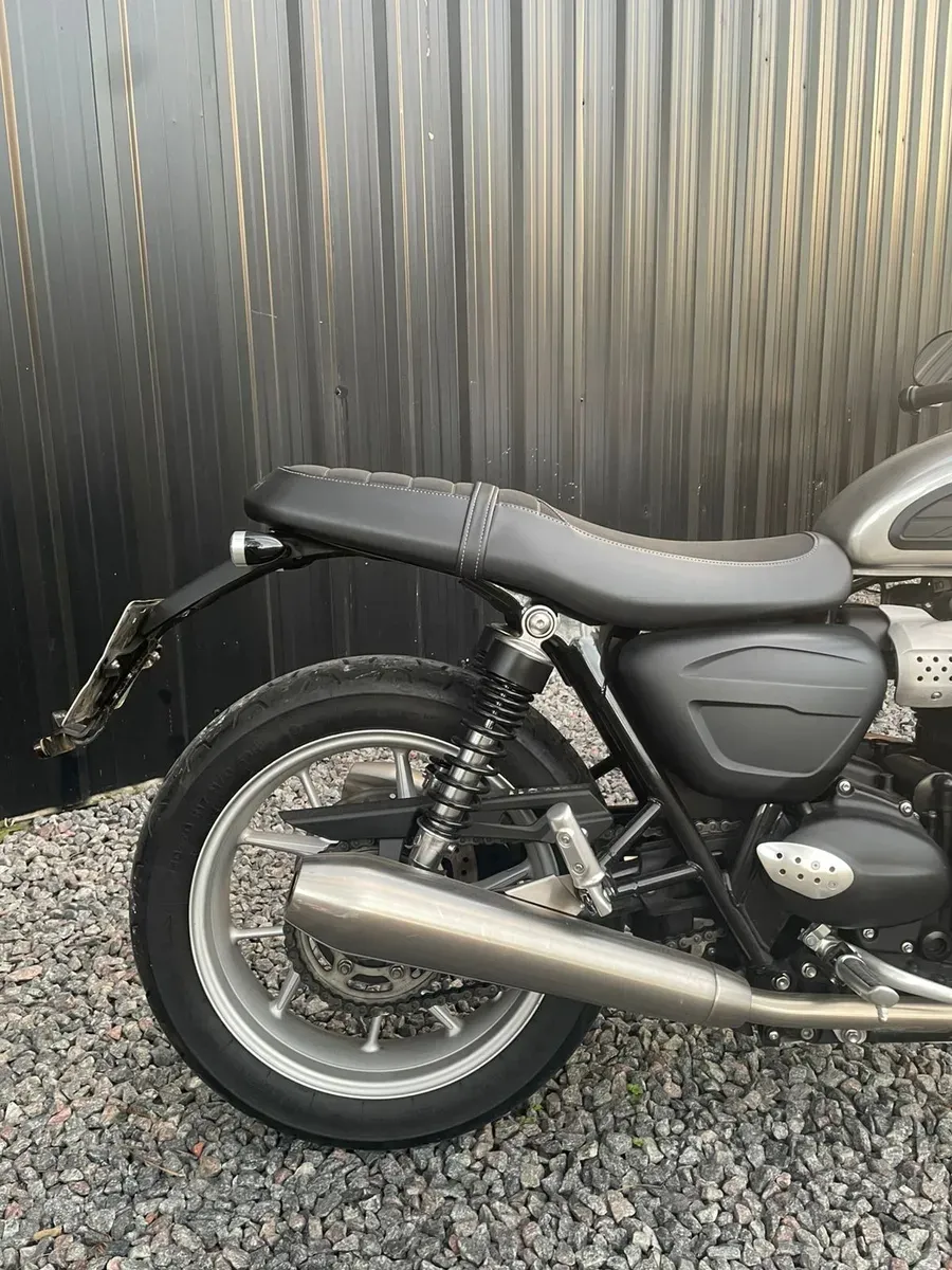 Mira esta publicación de Triumph 900 Twin 2020 en Motordil