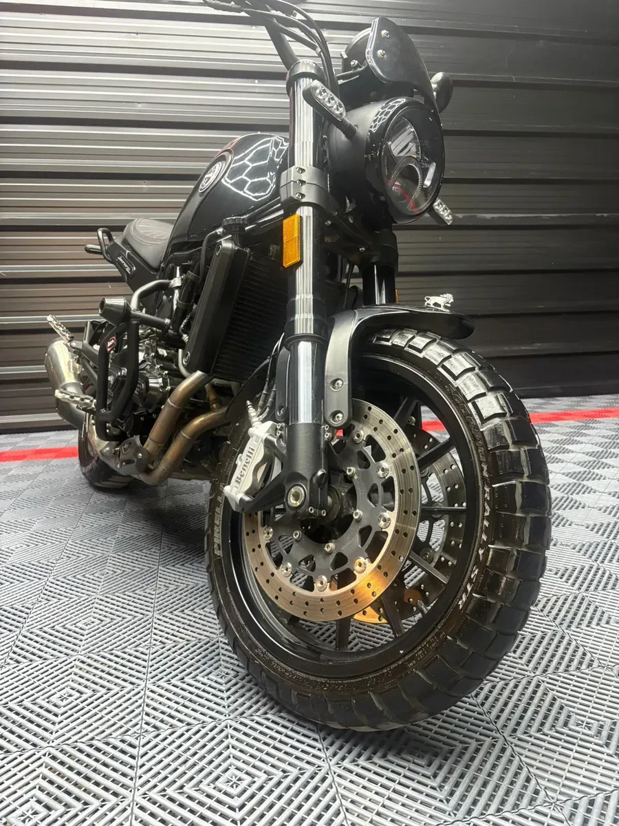 Mirá esta publicación de Benelli Leoncino 500