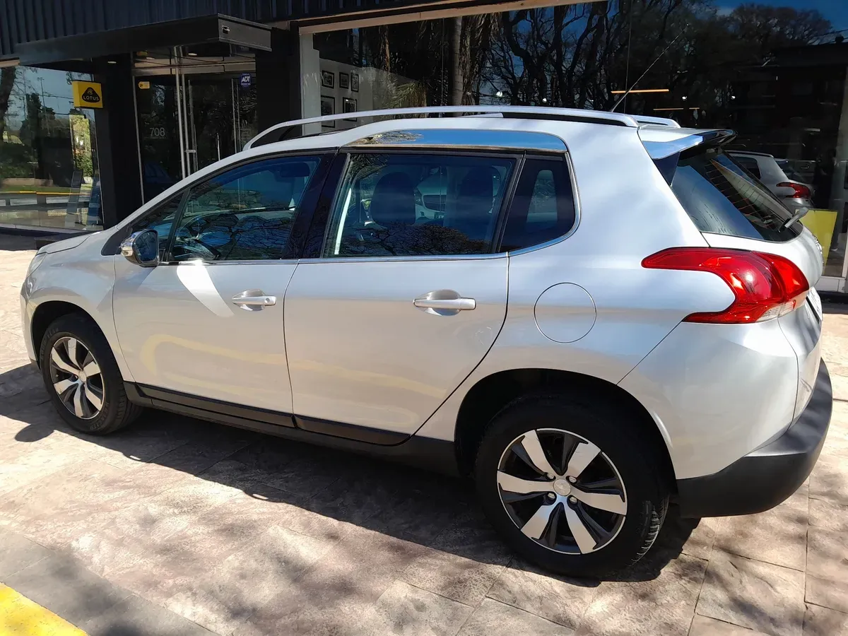 Mira esta publicación de Peugeot 2008 2017 en Motordil