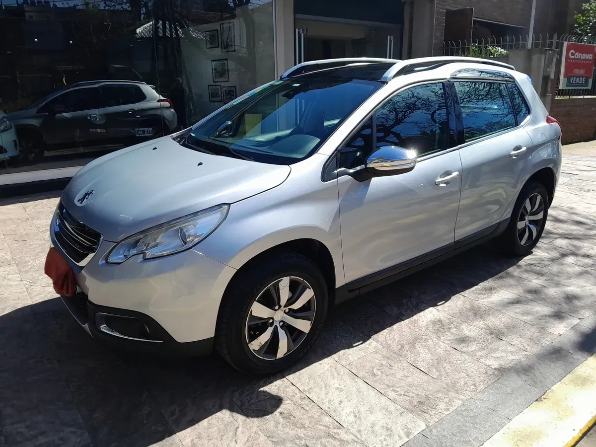 Mira esta publicación de Peugeot 2008 2017 en Motordil