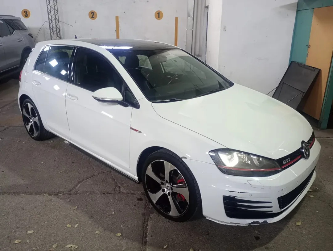 Mira esta publicación de Volkswagen Golf 2017 en Motordil