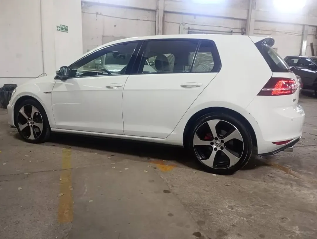 Mira esta publicación de Volkswagen Golf 2017 en Motordil