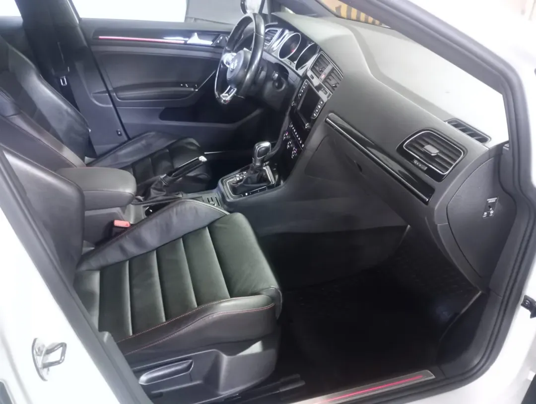 Mira esta publicación de Volkswagen Golf 2017 en Motordil