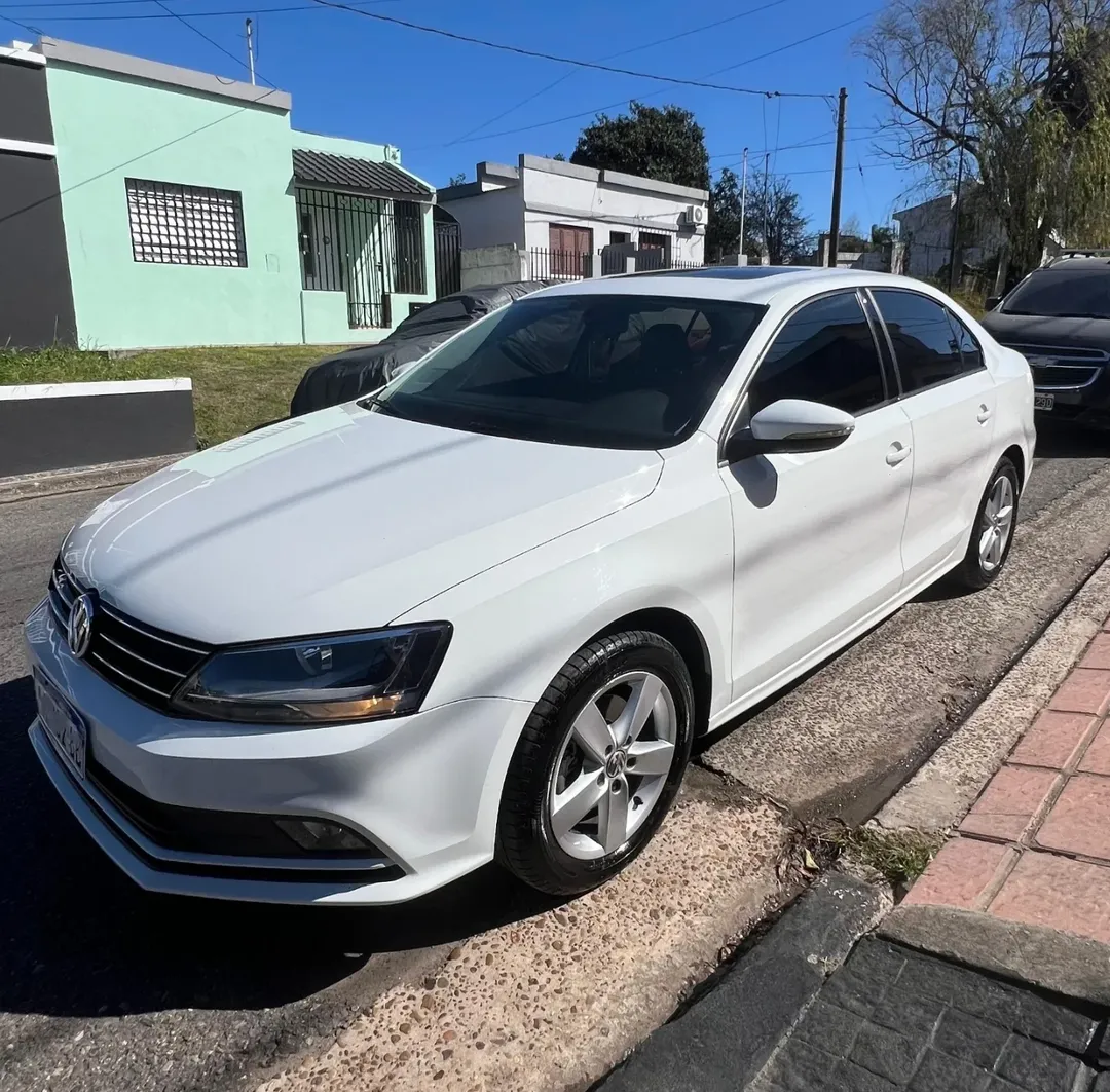 Mira esta publicación de Volkswagen Vento 2017 en Motordil