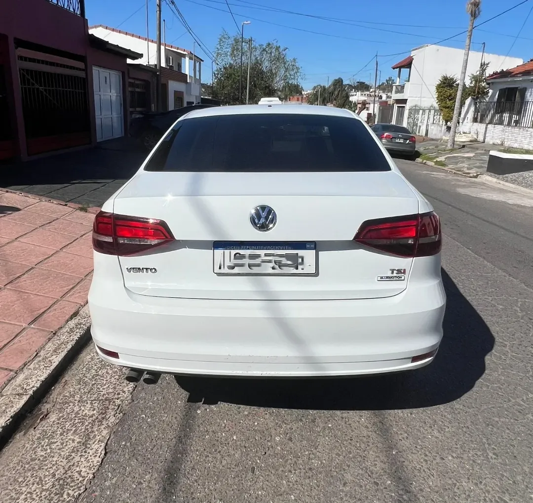 Mira esta publicación de Volkswagen Vento 2017 en Motordil