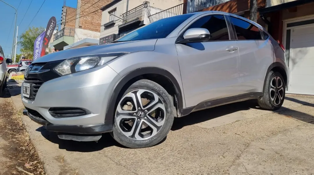 Mira esta publicación de Honda HRV 2015 en Motordil