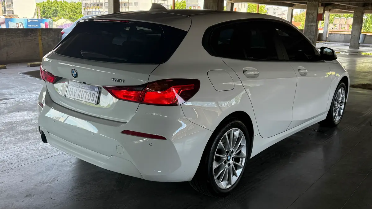 Mira esta publicación de BMW Serie 1 2021 en Motordil