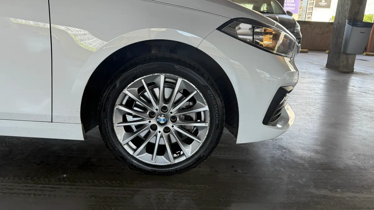 Mira esta publicación de BMW Serie 1 2021 en Motordil