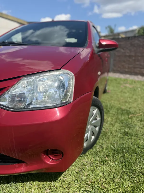 Mira esta publicación de Toyota Etios 2014 en Motordil