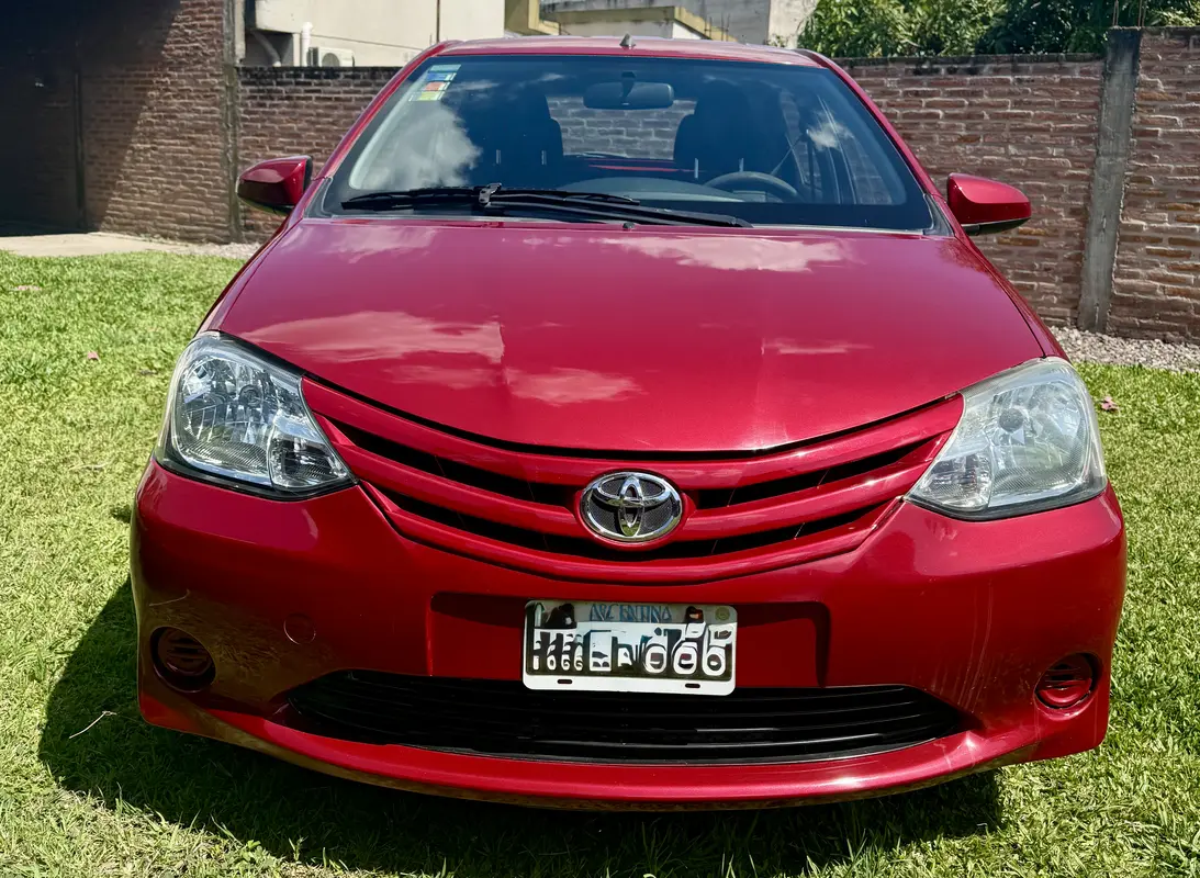 Mira esta publicación de Toyota Etios 2014 en Motordil