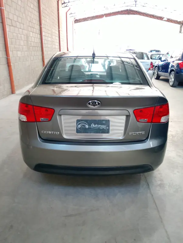 Mira esta publicación de KIA Cerato 2011 en Motordil