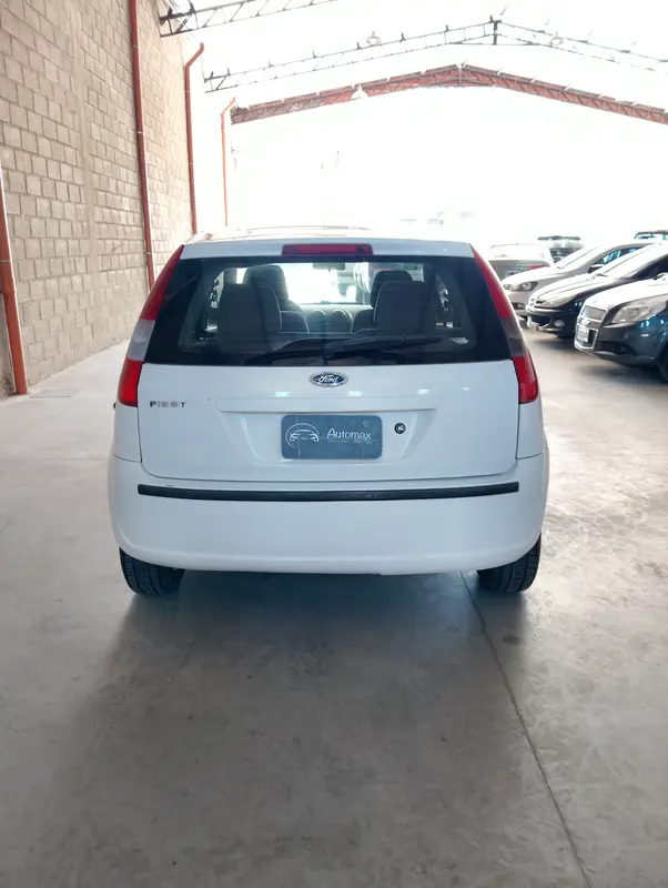 Mira esta publicación de Ford Fiesta 2005 en Motordil