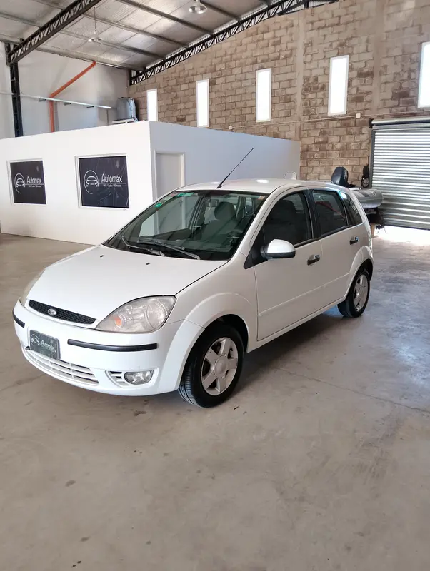 Mira esta publicación de Ford Fiesta 2005 en Motordil