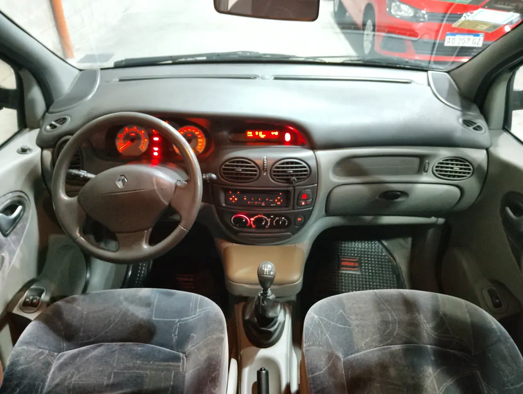 Mira esta publicación de Renault Scenic 2 2008 en Motordil