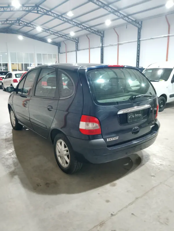 Mira esta publicación de Renault Scenic 2 2008 en Motordil