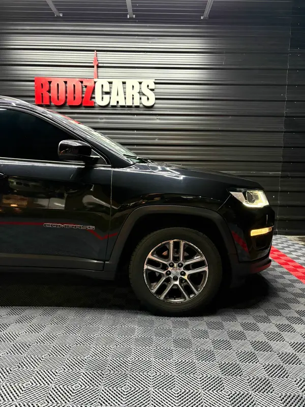 Mira esta publicación de Jeep Compass 2021 en Motordil