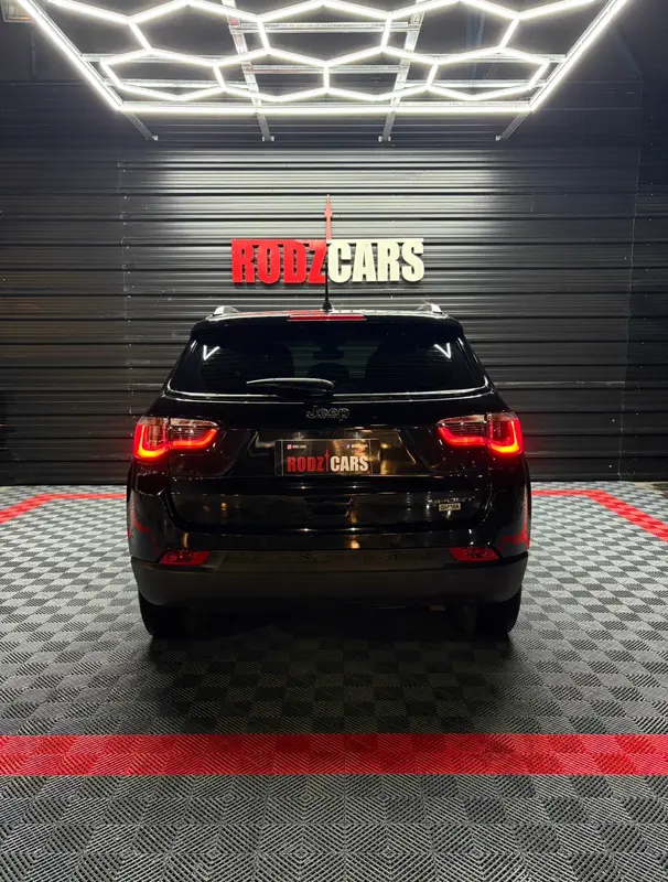 Mira esta publicación de Jeep Compass 2021 en Motordil